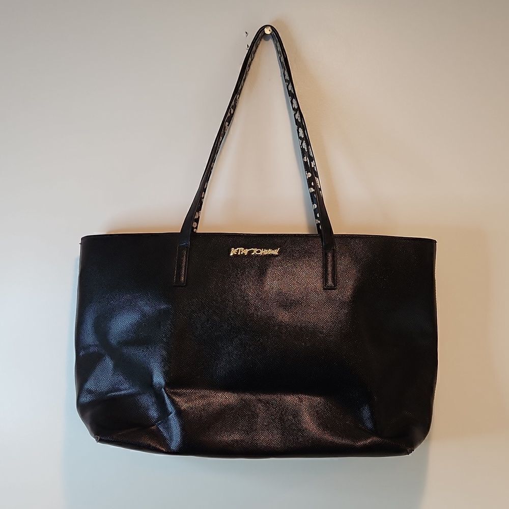 Betsey Johnson Handbag Purse Large Black Floral Interior Polyurethane Nice!